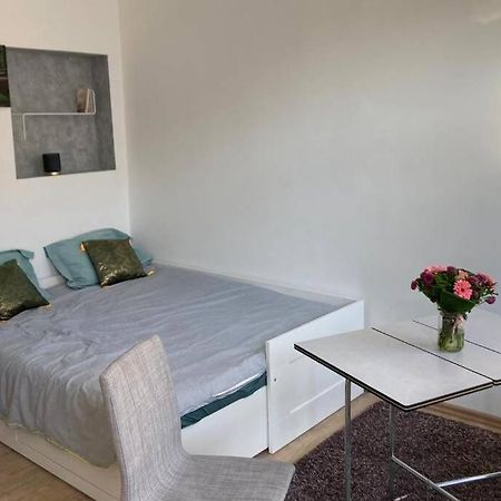 Magnifique Studio Au 2Eme Etage, A Proximite De La Gare Du Midi! Βρυξέλλες Εξωτερικό φωτογραφία