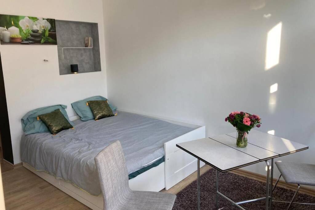 Magnifique Studio Au 2Eme Etage, A Proximite De La Gare Du Midi! Βρυξέλλες Εξωτερικό φωτογραφία